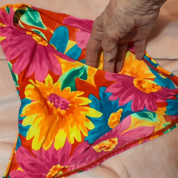 2 piece SWIMSUIT - Picture 2 of 7